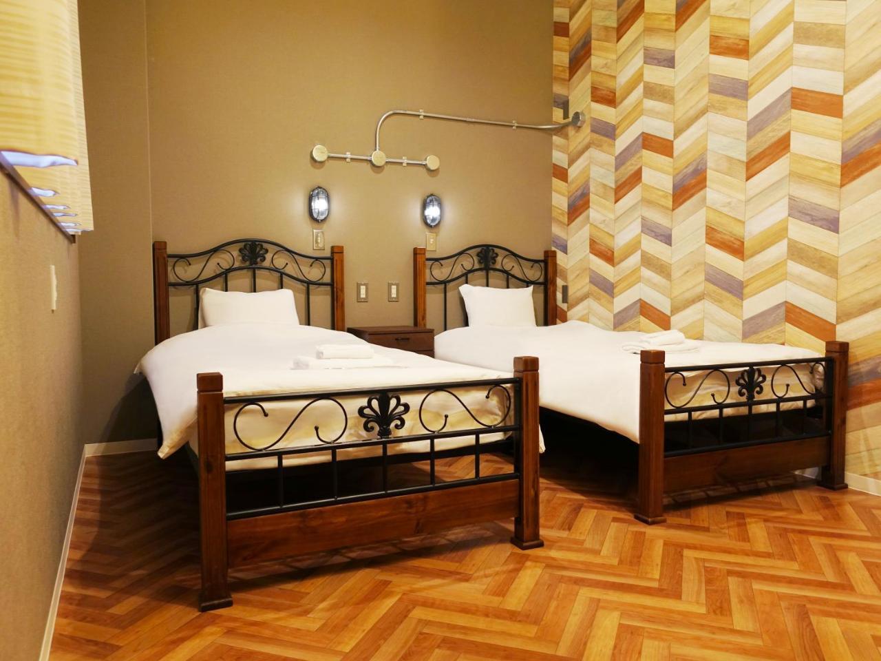 Briller Universal Japon Hostel โอซาก้า ภายนอก รูปภาพ