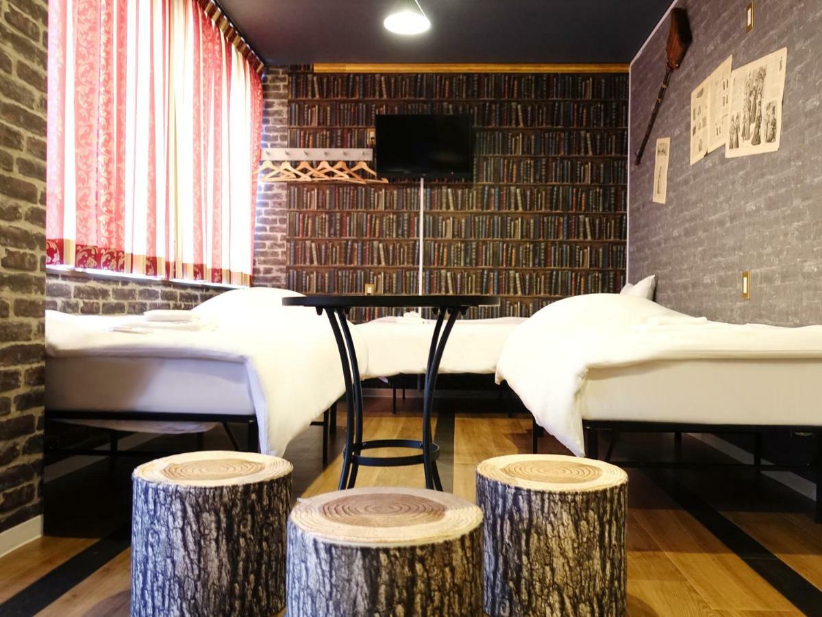 Briller Universal Japon Hostel โอซาก้า ภายนอก รูปภาพ