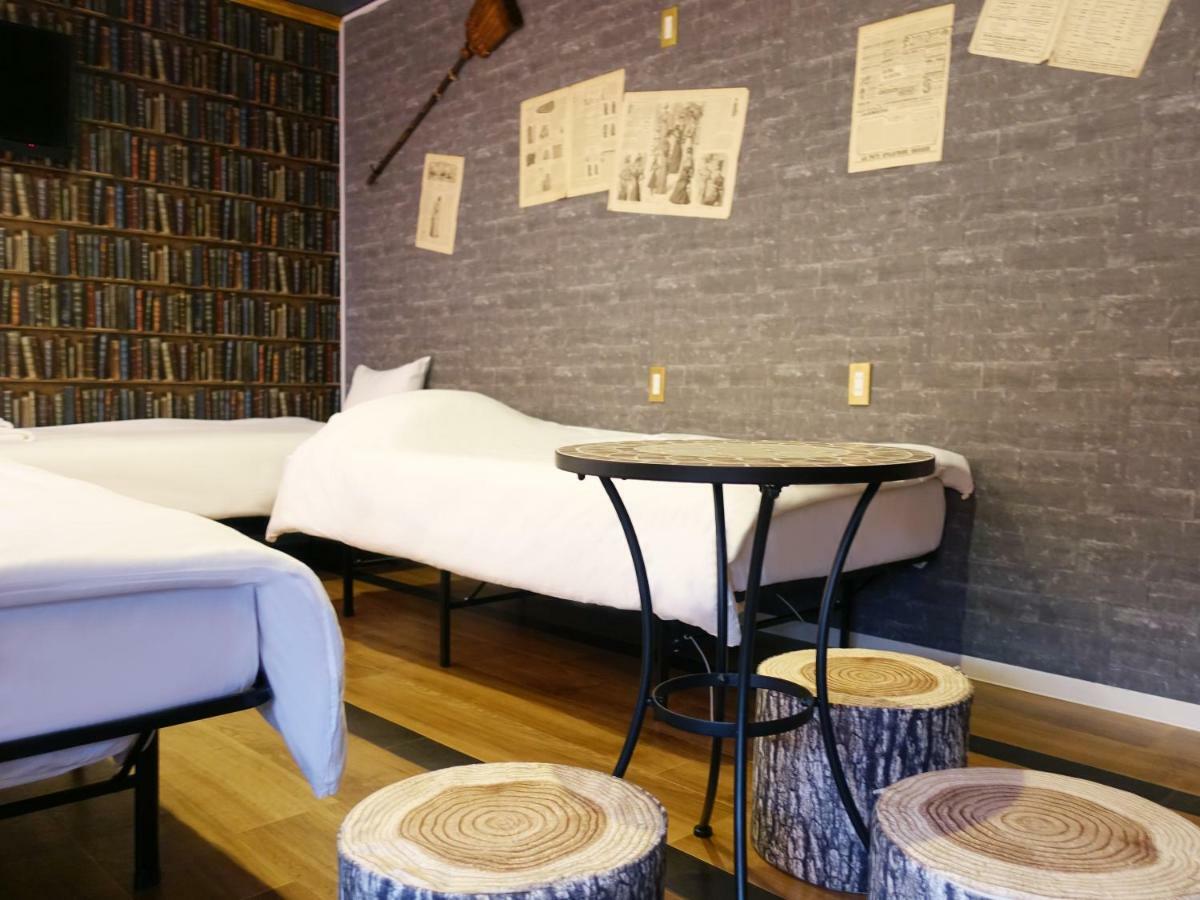 Briller Universal Japon Hostel โอซาก้า ภายนอก รูปภาพ