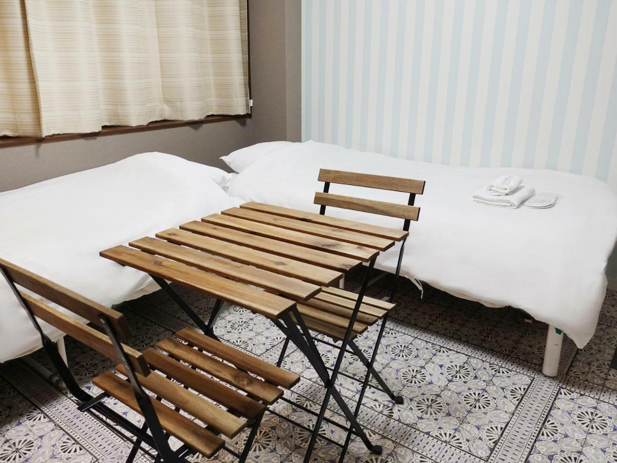 Briller Universal Japon Hostel โอซาก้า ภายนอก รูปภาพ