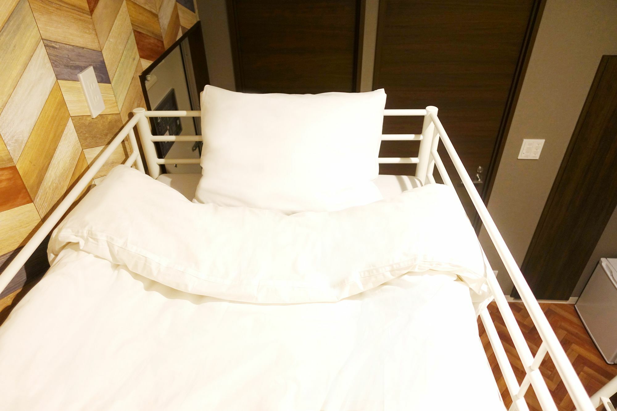 Briller Universal Japon Hostel โอซาก้า ภายนอก รูปภาพ
